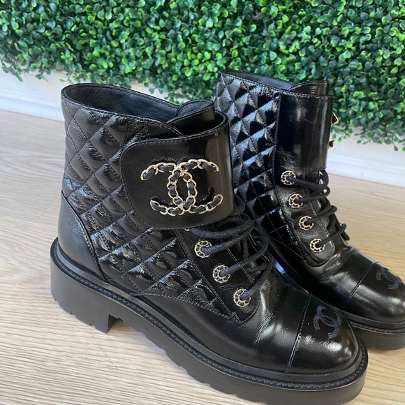 Chanel Combat Boots Size 39 ✨ - Picture 3 of 5